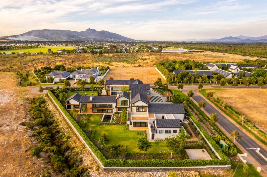 7 Bedroom Property for Sale in Val De Vie Estate Western Cape